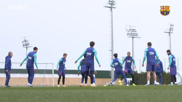 Rondos in Barcelona training
